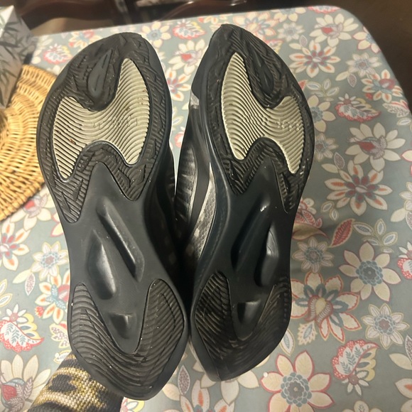 Nike Zoom Gravity Men’s Running Shoe - Picture 4 of 10